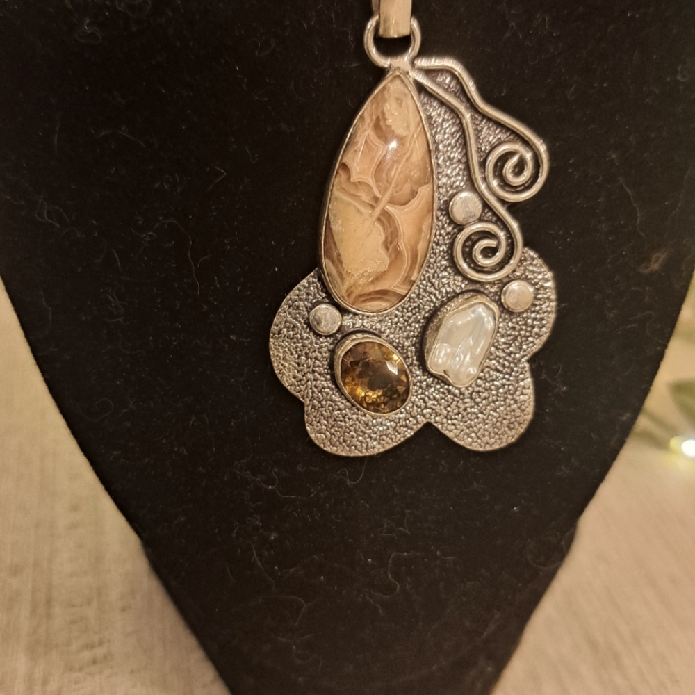 Elegant Silver and Brown Biwa Pearl Jasper Pendant Necklace
